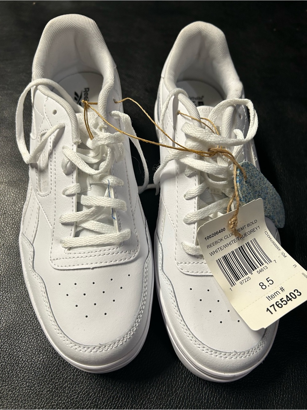 Reebok Classic White Low-Top Sneaker
New women size 8.5- memorytech comfort